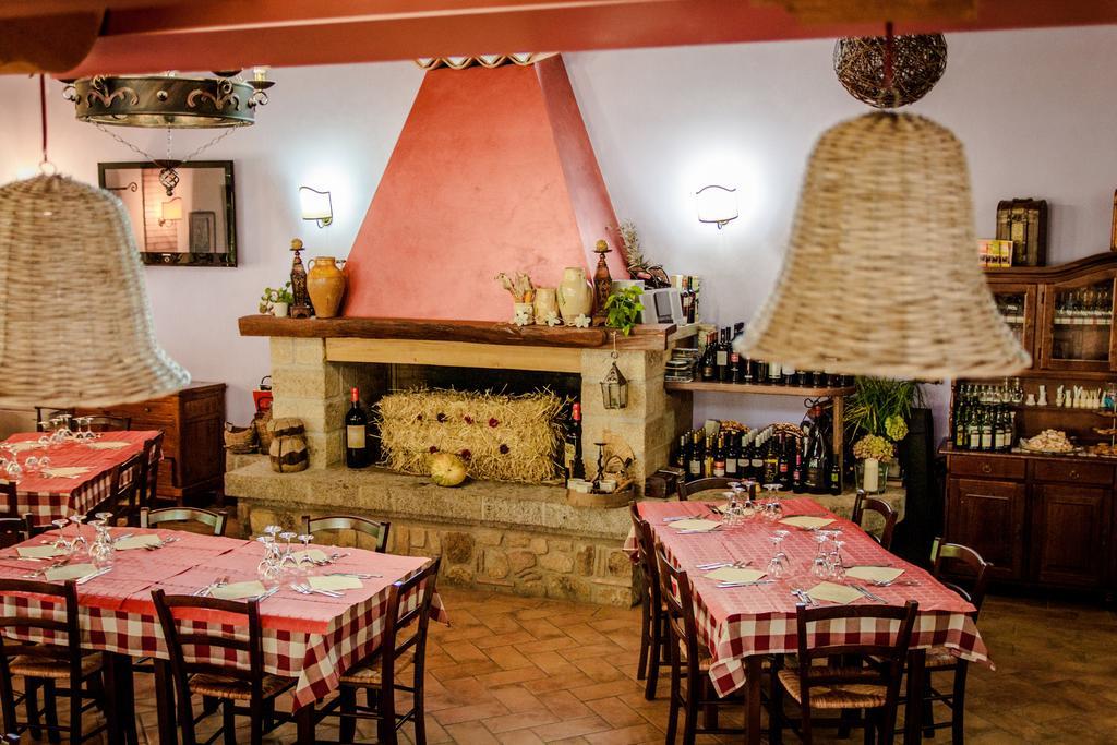 La Taverna Dei Briganti Hotel Cotronei Luaran gambar