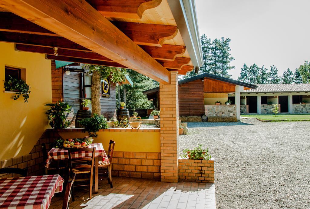 La Taverna Dei Briganti Hotel Cotronei Luaran gambar