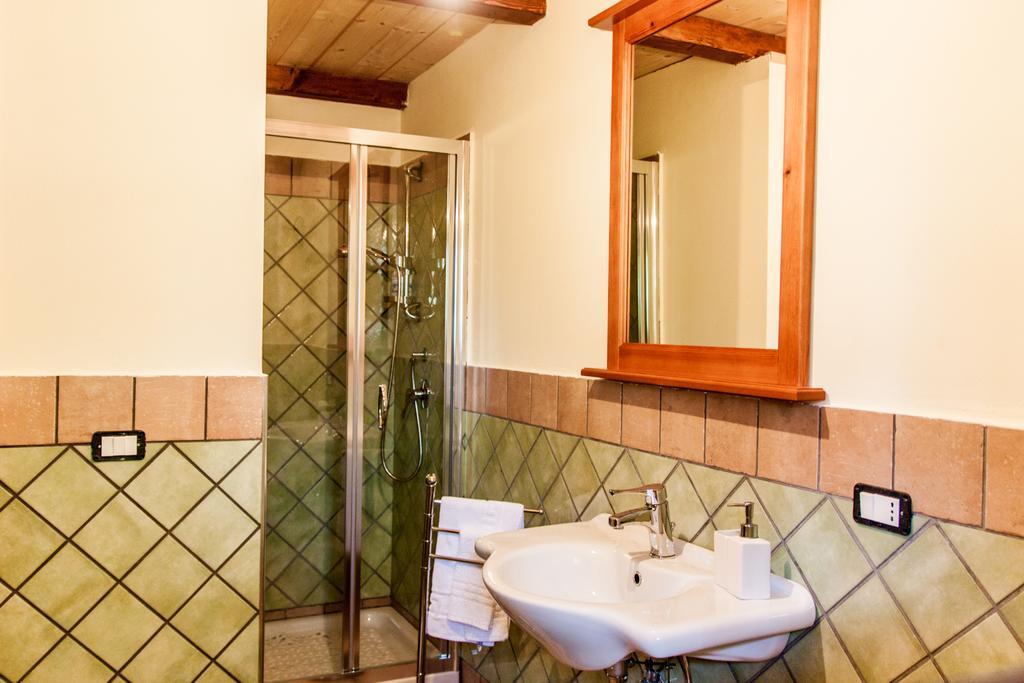 La Taverna Dei Briganti Hotel Cotronei Bilik gambar