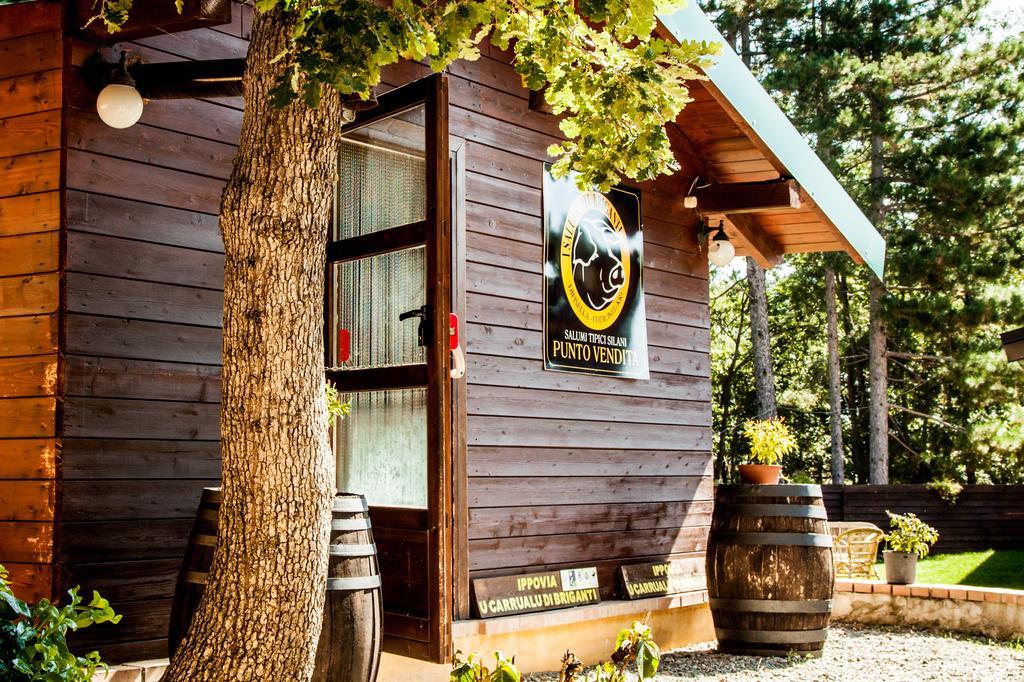 La Taverna Dei Briganti Hotel Cotronei Luaran gambar