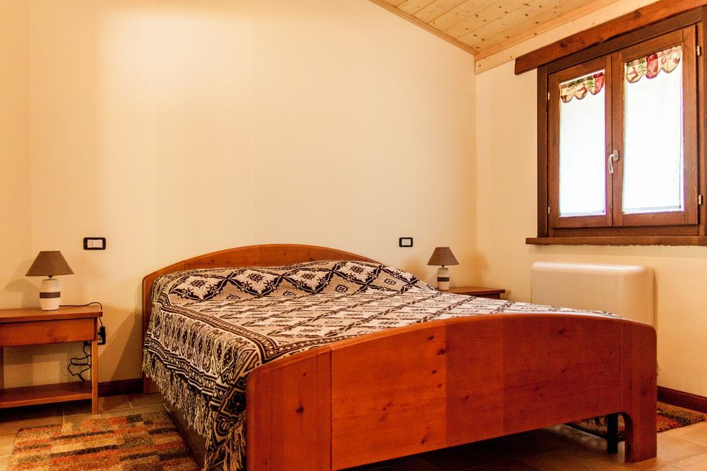 La Taverna Dei Briganti Hotel Cotronei Bilik gambar