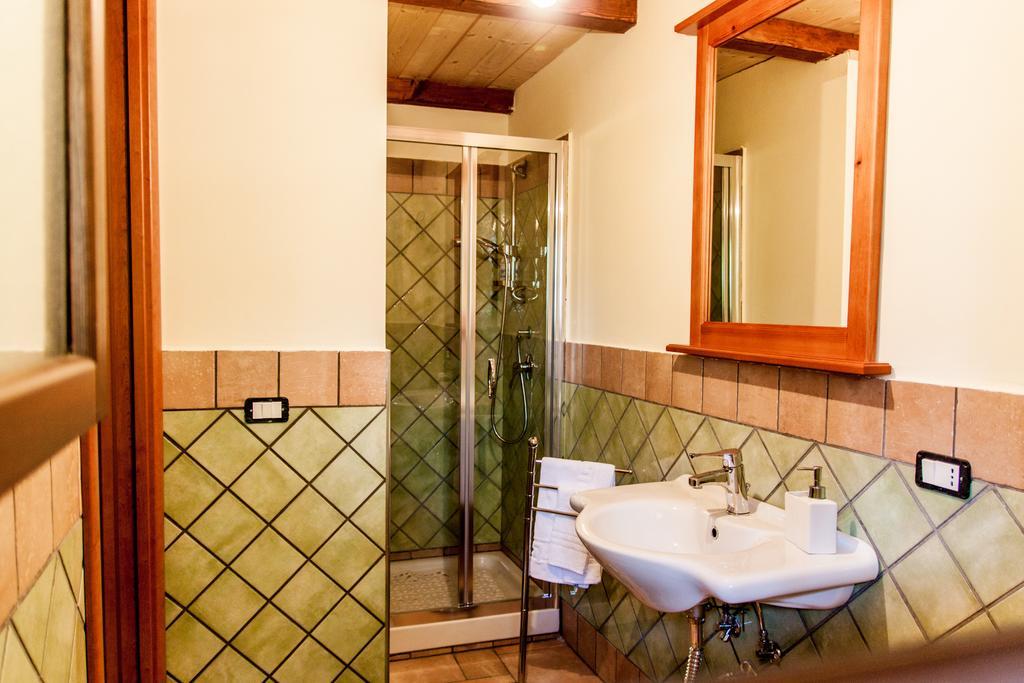 La Taverna Dei Briganti Hotel Cotronei Bilik gambar